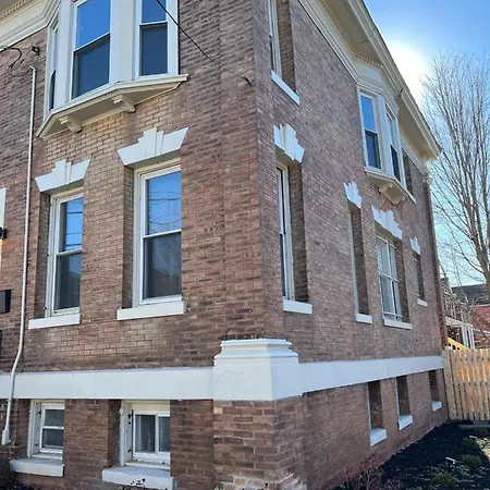 Luxurious Townhouse Near Nyc Villa Newark Exterior photo