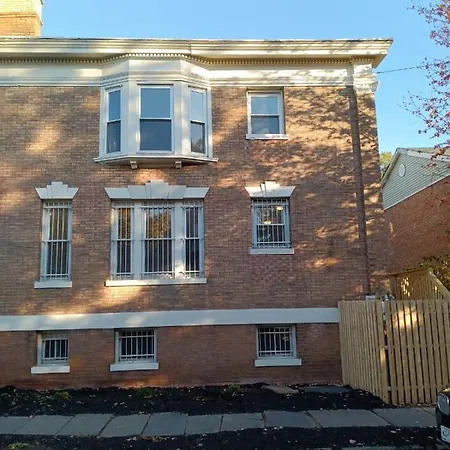 Luxurious Townhouse Near Nyc Villa Newark Exterior photo